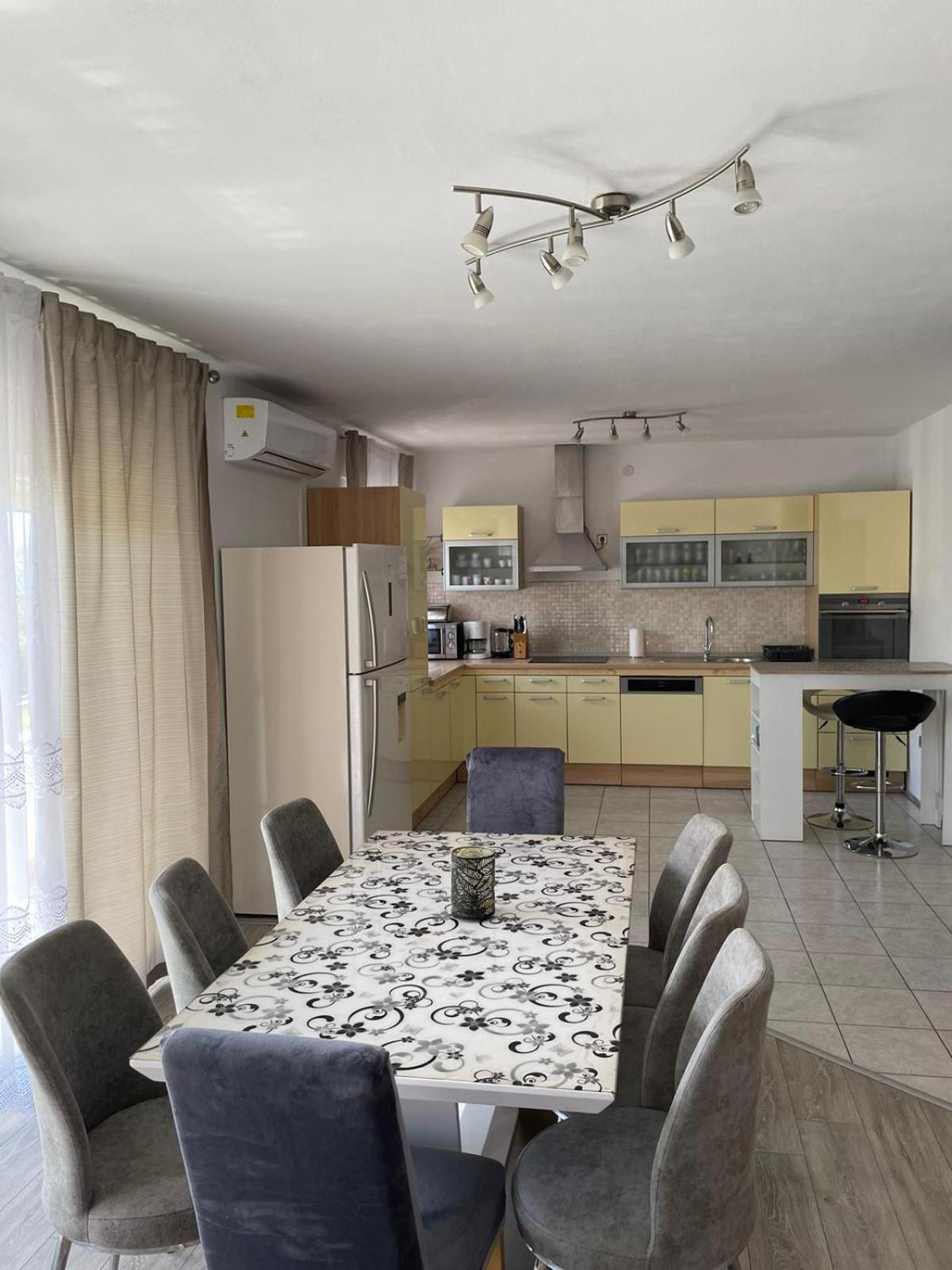 Apartman Mia Kastela Exterior photo